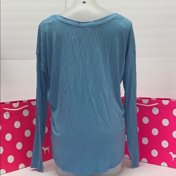 NWT VICTORIA SECRET LONG SLEEVE (run big - Picture 2 of 3